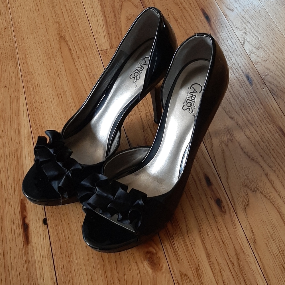 Gorgeous black heels with ribbon detail